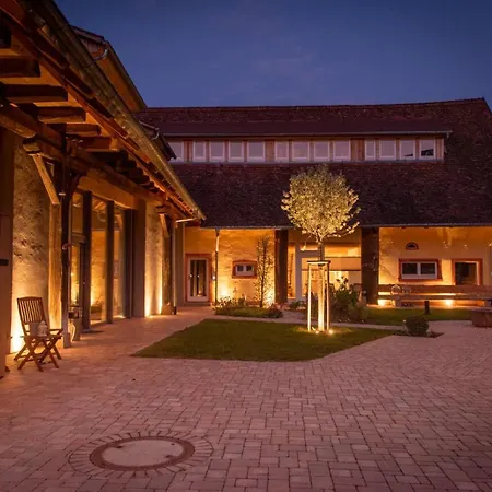 Baumgartners Dreiseithof - Historisch, Modern, Zentral Διαμέρισμα Bad Krozingen