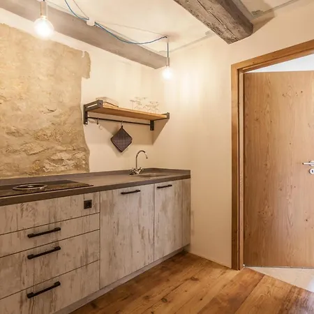 아파트 Baumgartners Dreiseithof - Historisch, Modern, Zentral