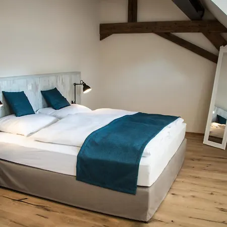 Baumgartners Dreiseithof - Historisch, Modern, Zentral *