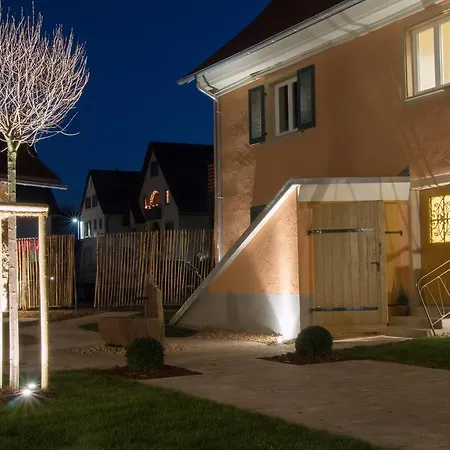 Baumgartners Dreiseithof - Historisch, Modern, Zentral Διαμέρισμα