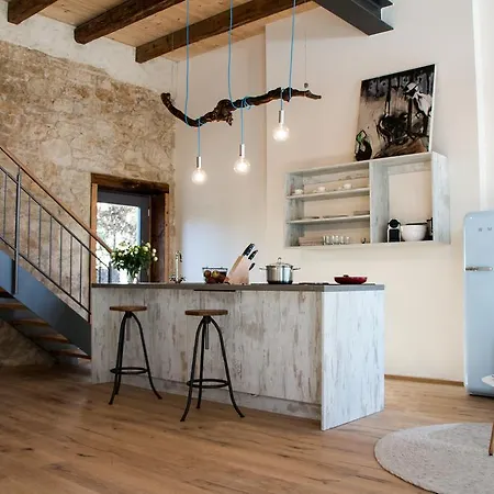 Baumgartners Dreiseithof - Historisch, Modern, Zentral Διαμέρισμα *