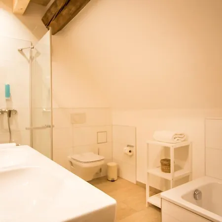 Baumgartners Dreiseithof - Historisch, Modern, Zentral 아파트 바트크로찡엔