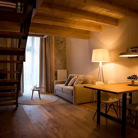 Baumgartners Dreiseithof - Historisch, Modern, Zentral Διαμέρισμα